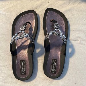 Grandco Sandals/ Beaded flip flops